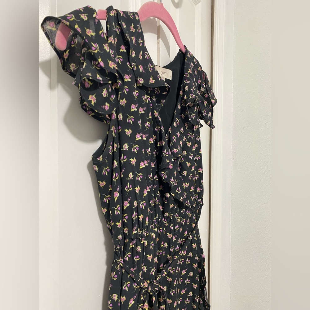 LOFT dress with flutter sleeve/shoulder peek-a-boo size XSP